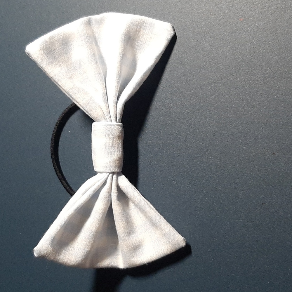 Bow hair tie